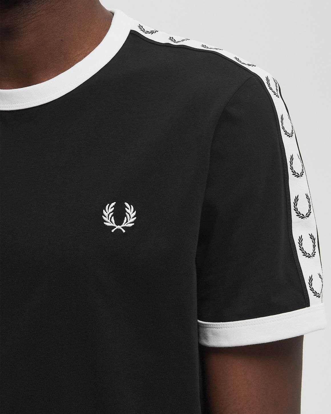 Fred Perry TAPED RINGER T-SHIRT – Ansicht 3