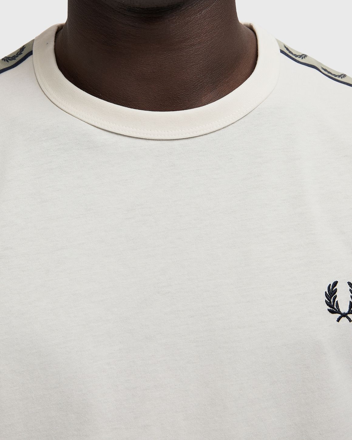 Fred Perry CONTRAST TAPE RINGER T-SHIRT – Ansicht 3