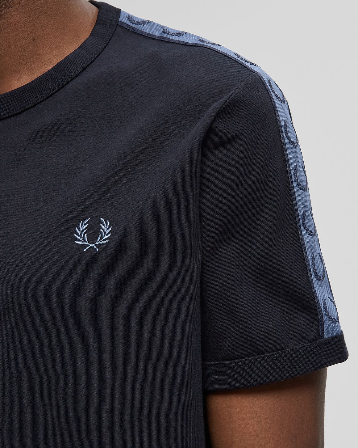 Fred Perry CONTRAST TAPE RINGER T-SHIRT – Ansicht 3