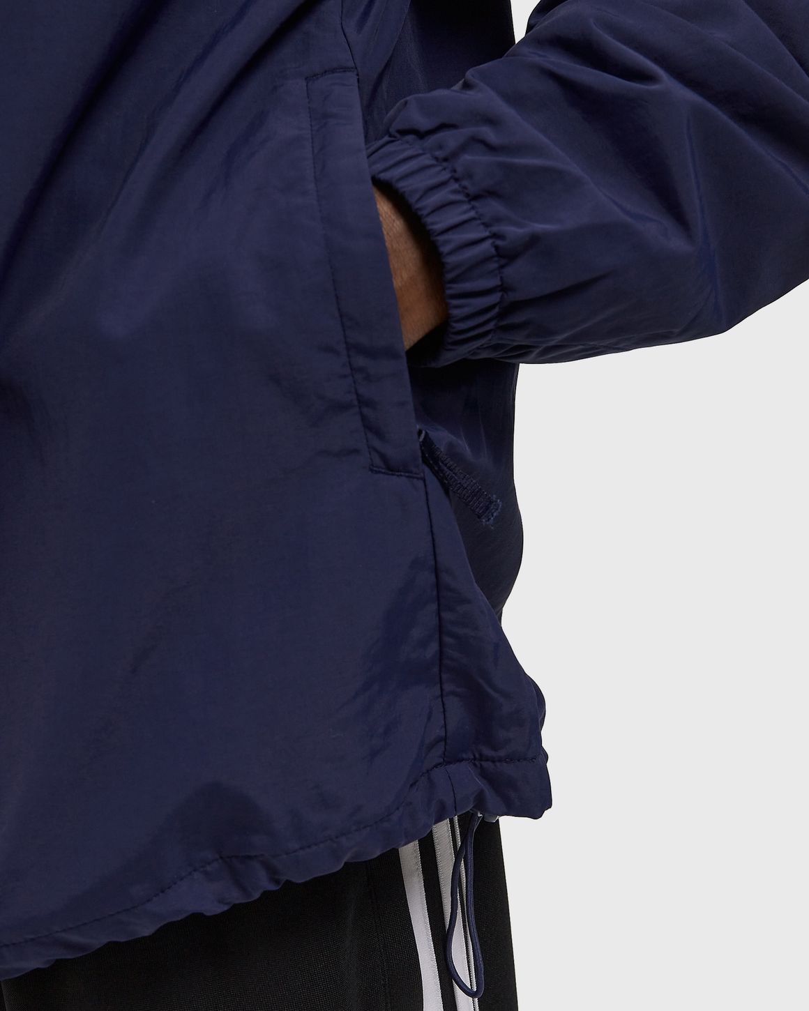 Fred Perry HOODED SHELL JACKET – Ansicht 5