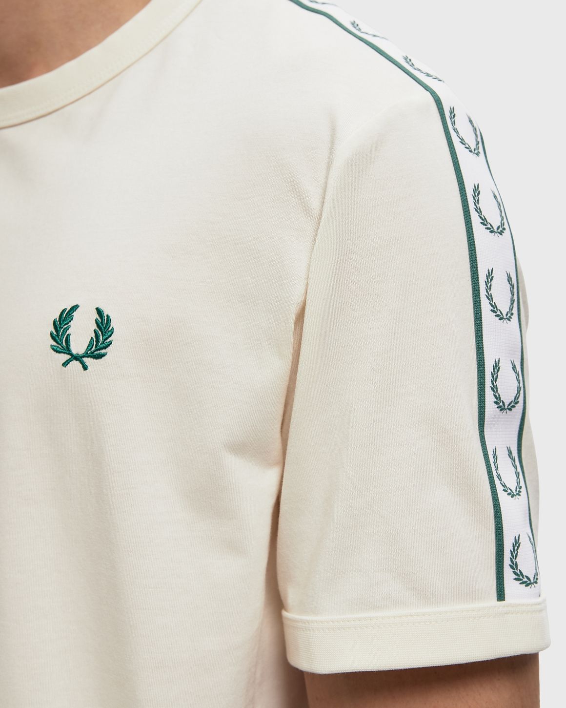 Fred Perry CONTRAST TAPE RINGER T-SHIRT – Ansicht 3