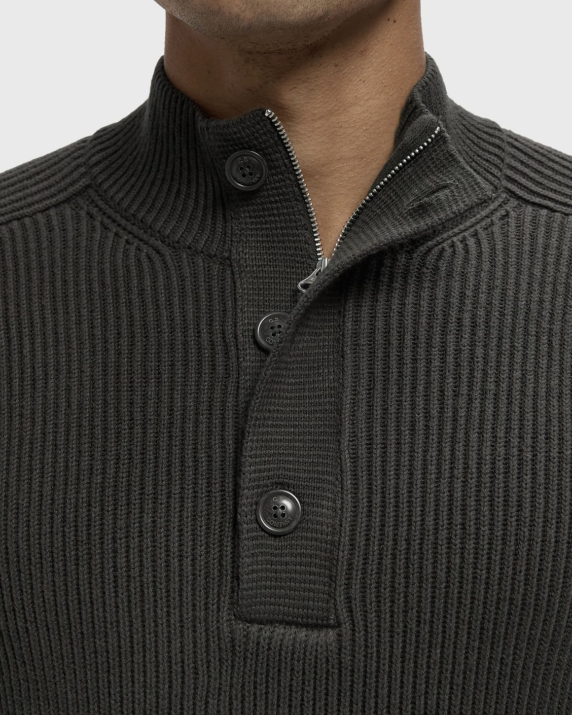 C.P. Company FULL RIB COTTON HALF BUTTON LENS SWEATER – Ansicht 4