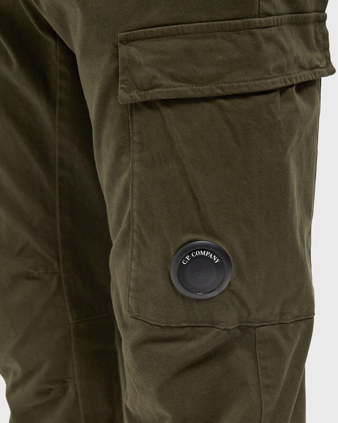 C.P. Company STRETCH SATEEN ERGONOMIC LENS CARGO PANTS – Ansicht 4