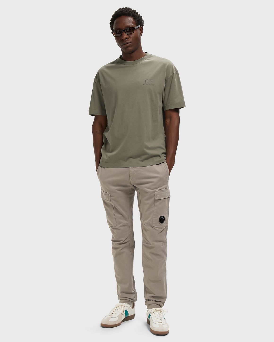 C.P. Company STRETCH SATEEN ERGONOMIC LENS CARGO PANTS – Ansicht 2