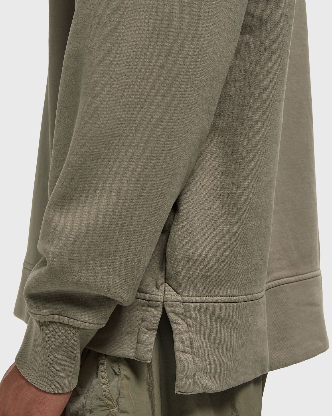 C.P. Company BRUSHED AND EMERIZED DIAGONAL FLEECE MIXED BOXY CREWNECK LENS SWEATSHIRT – Ansicht 4