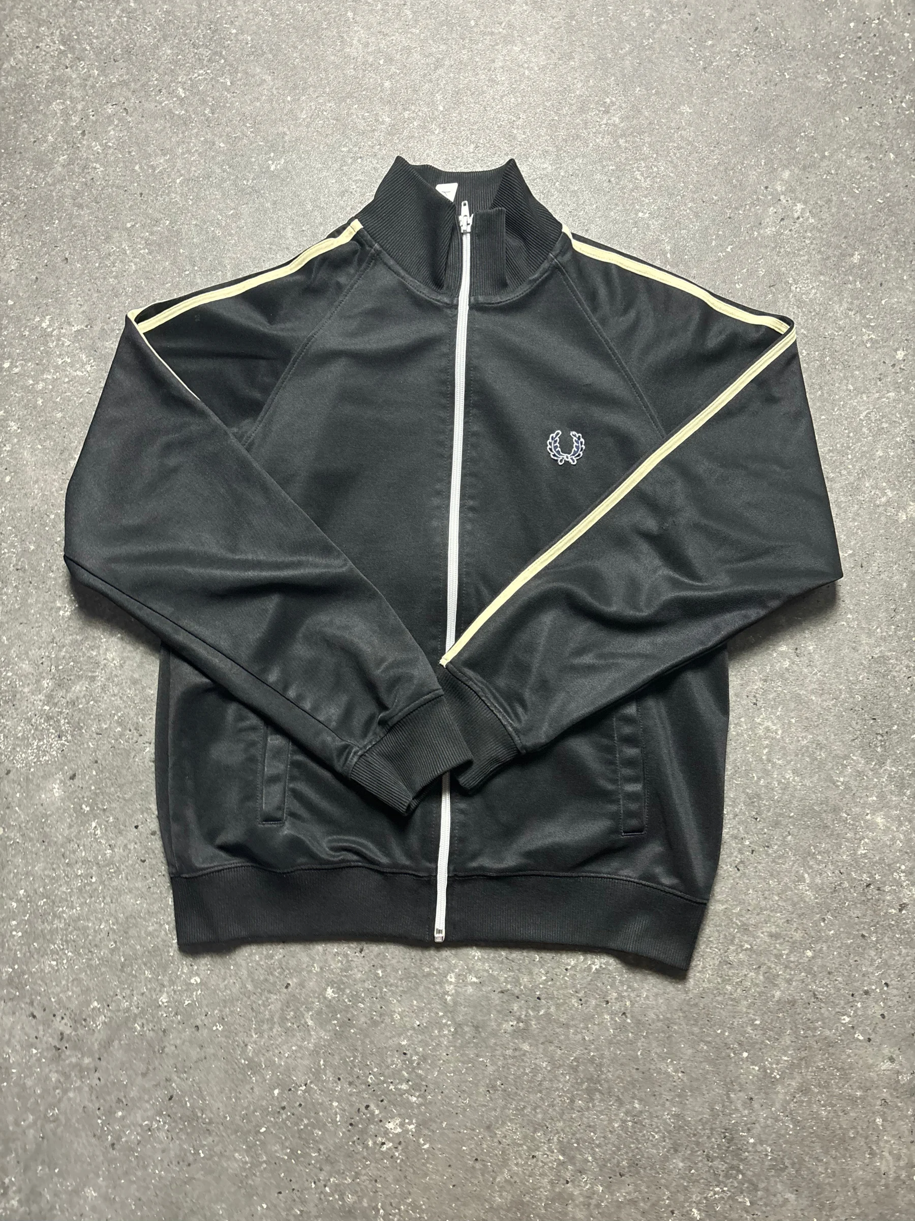 Fred Perry Jacke (M)