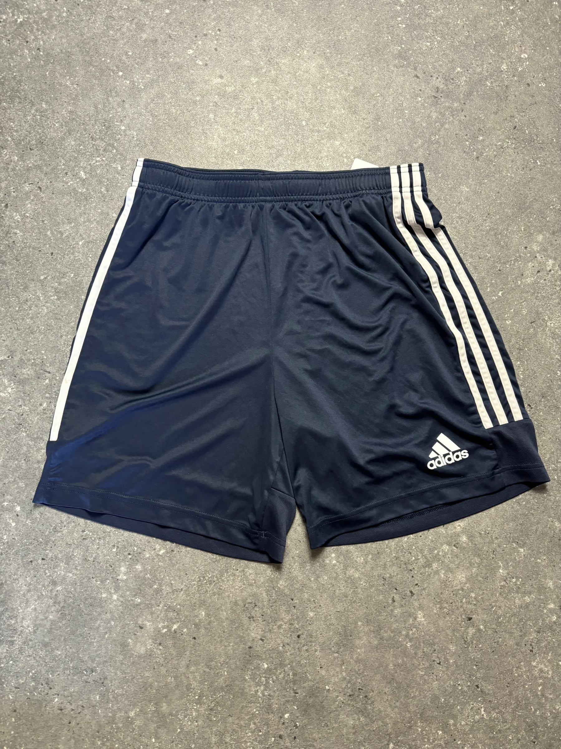 Adidas Shorts (M)