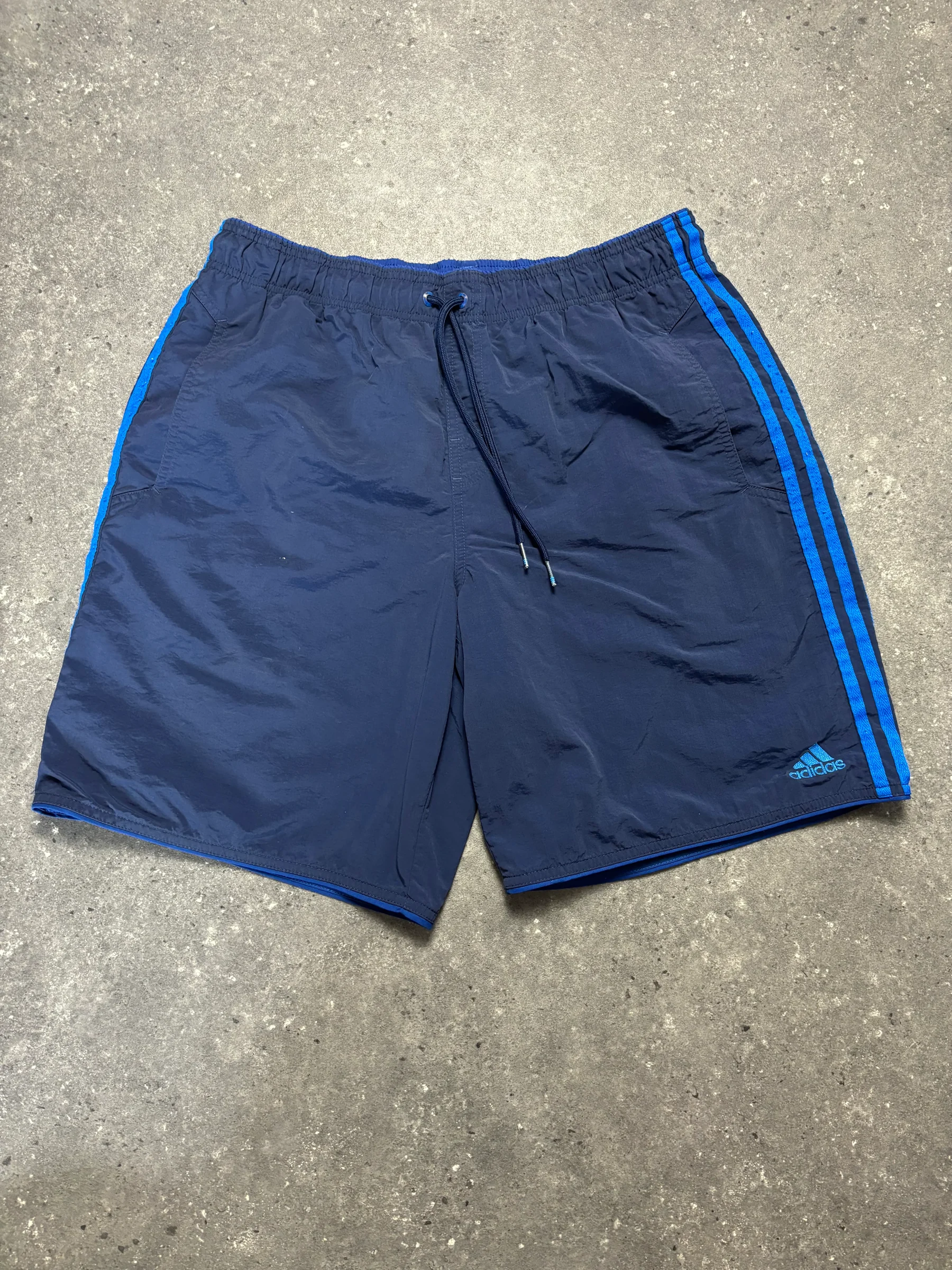 Adidas Shorts (L)