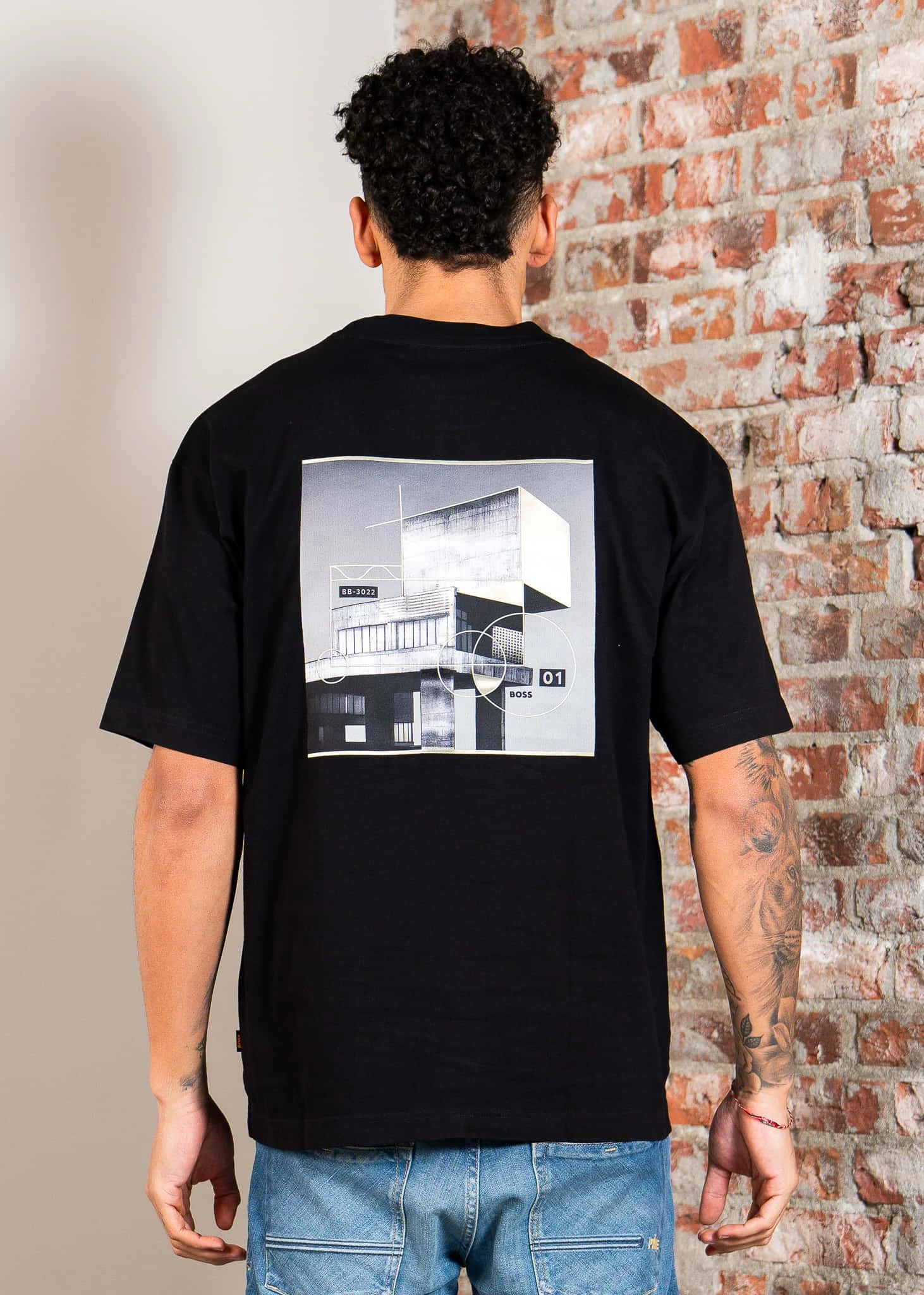 Te brutalism - black